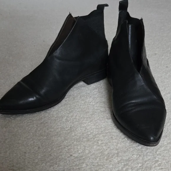 COCLICO Black Leather Ankle Booties - Picture 10 of 10